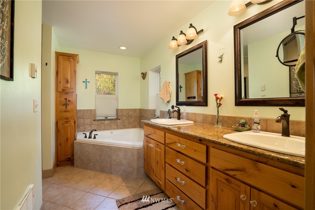13954 Avon Allen Road Mount Vernon, WA 98273 - Photo 10 of 24 Gallery Image 10