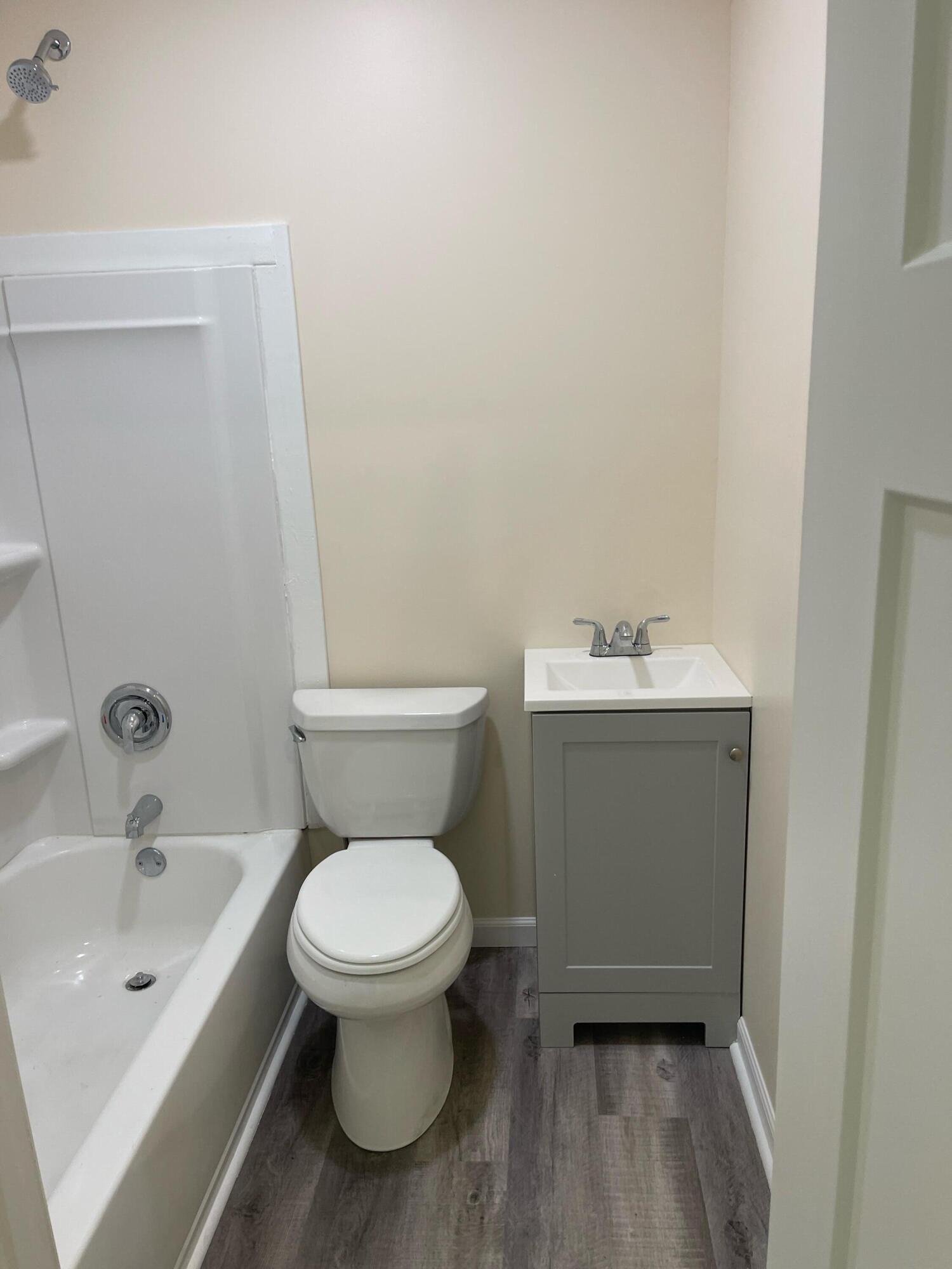 103 Ann Street St. George, SC 29477 - Photo 14 of 20 pvt bath1