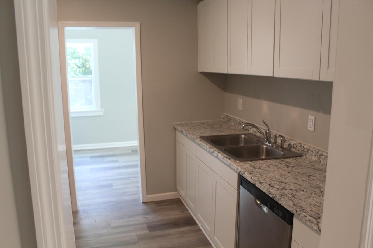 103 Ann Street St. George, SC 29477 - Photo 4 of 20 Kitchen