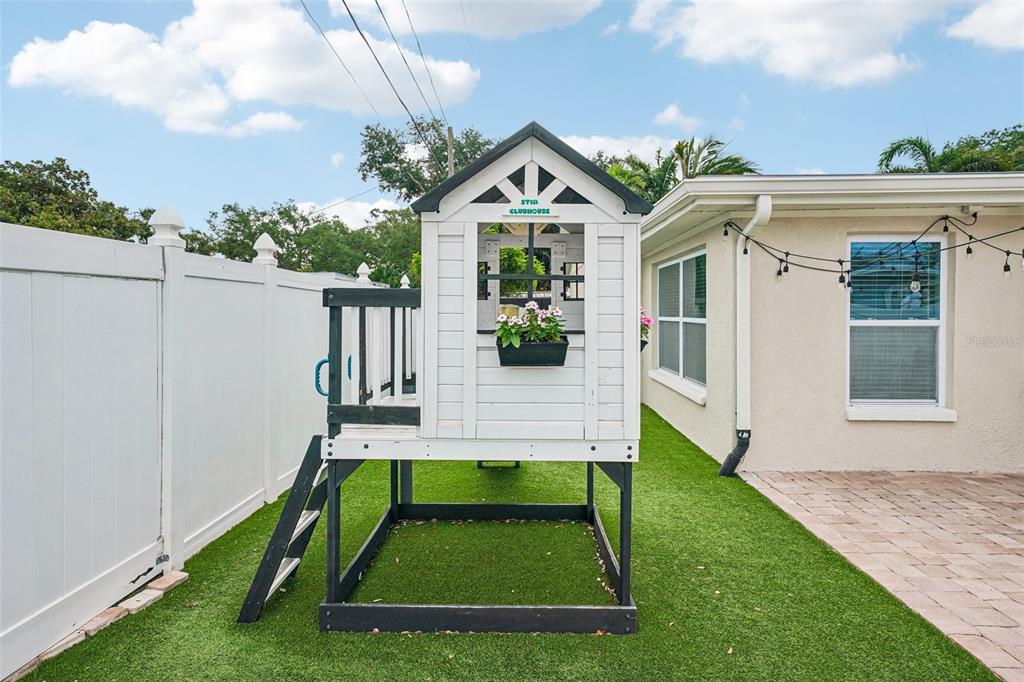 9725 48th Place North St. Petersburg, FL 33708 - Photo 39 of 51