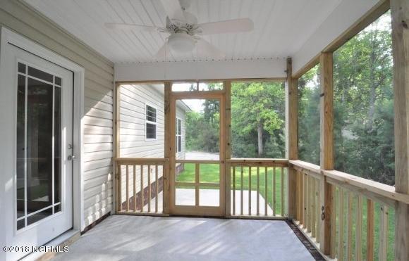 3900 Old Cherry Point Road New Bern, NC 28560 - Photo 18 of 20 18-Screened porch