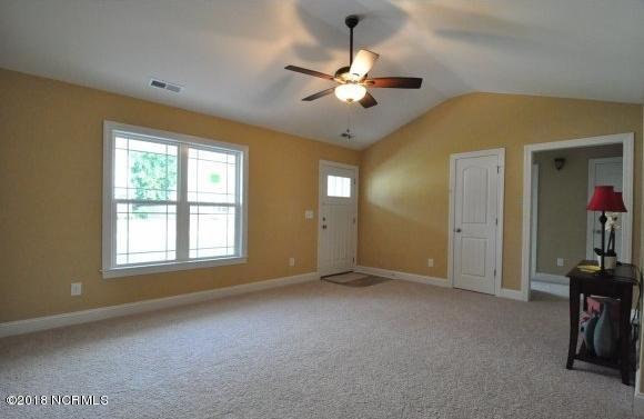 3900 Old Cherry Point Road New Bern, NC 28560 - Photo 2 of 20 2-Living Room