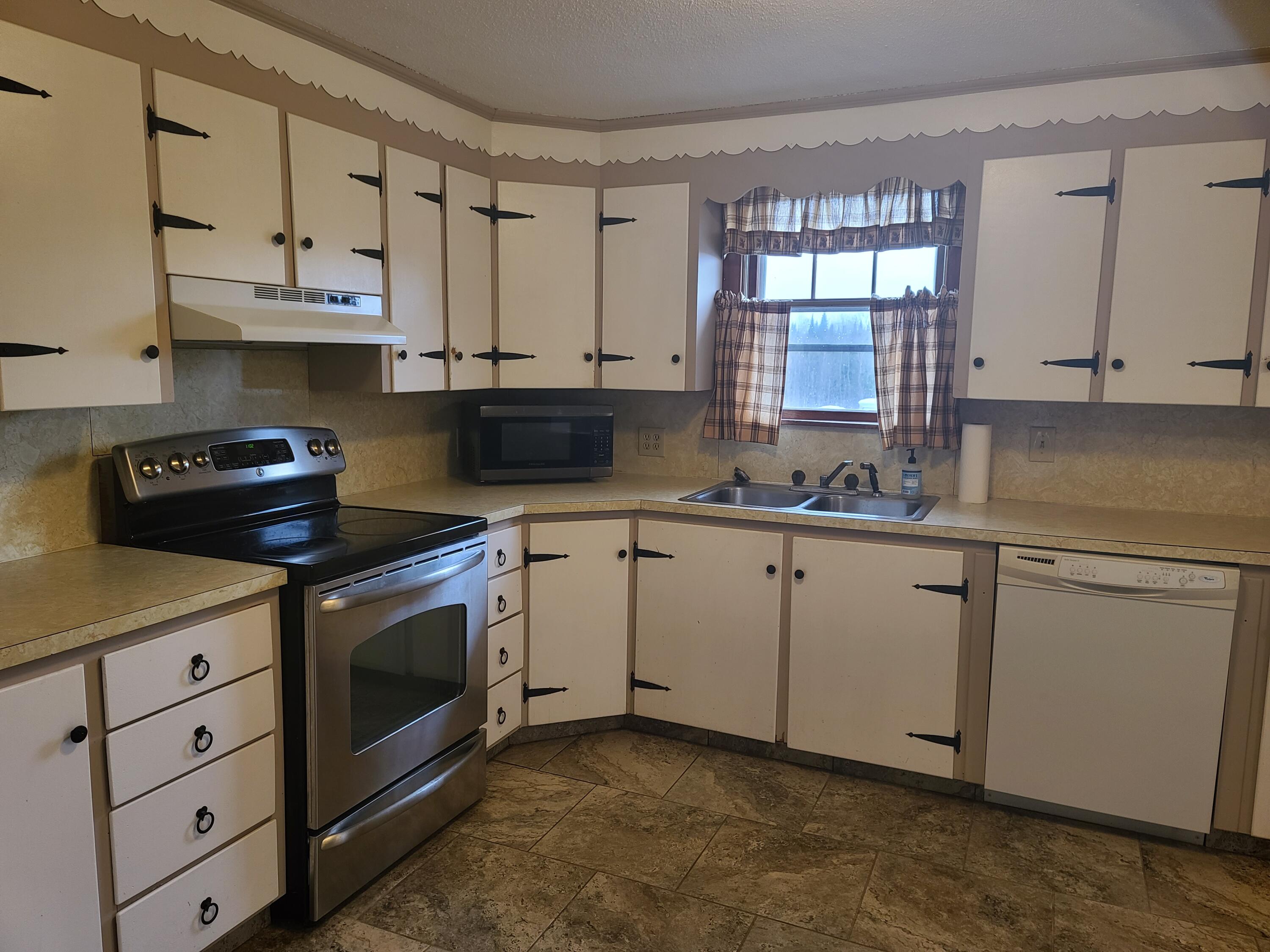 8 Pendleton Ash Way Windham, ME 04062 - Photo 4 of 22 20210405_115820