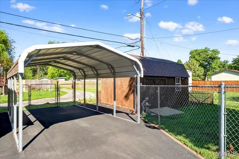 $138,000 | 506 North Maple Avenue, Roxana, IL 62084