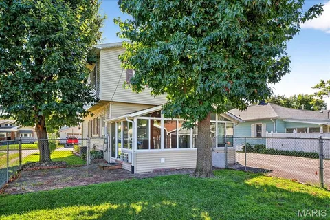 $138,000 | 506 North Maple Avenue, Roxana, IL 62084