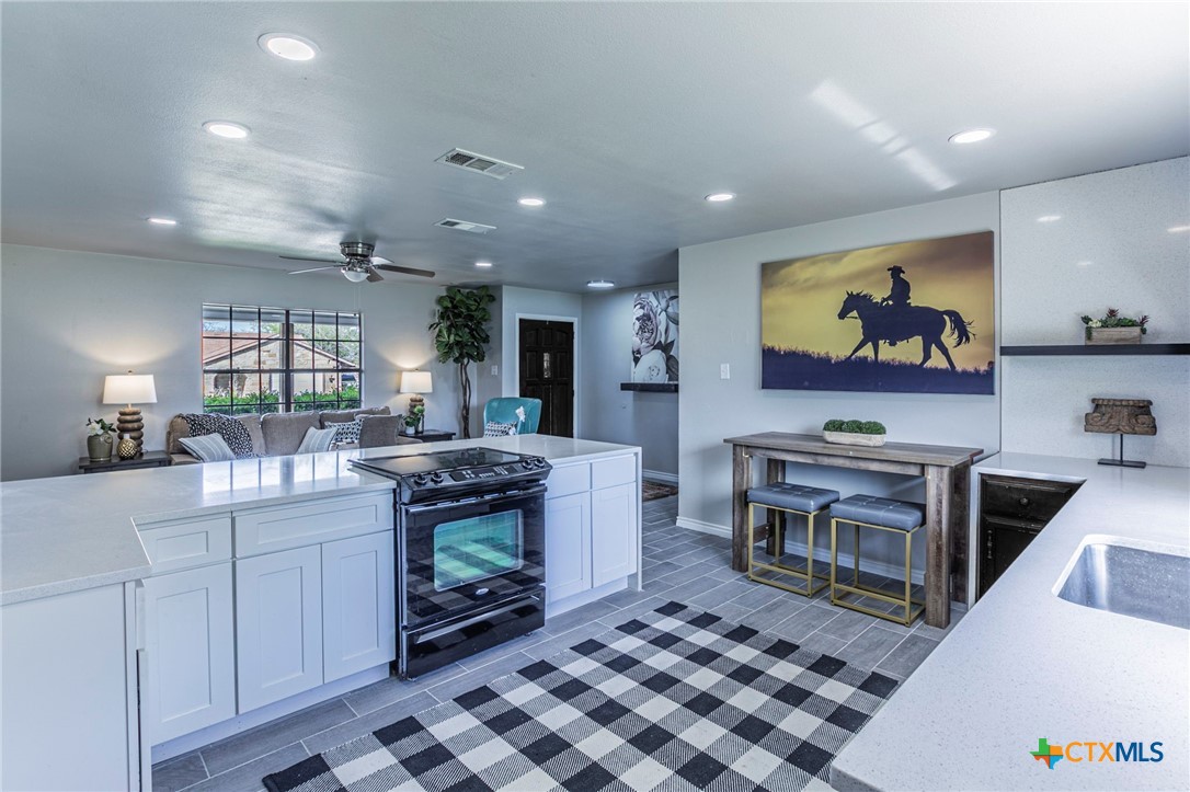 701 Steven Street Troy, TX 76579 - Photo 8 of 25