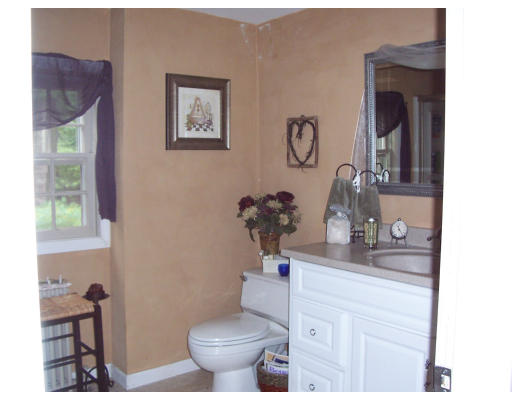 4 Edgewood Road Wilbraham, MA 01095 - Photo 6 of 11 Gallery Image 6