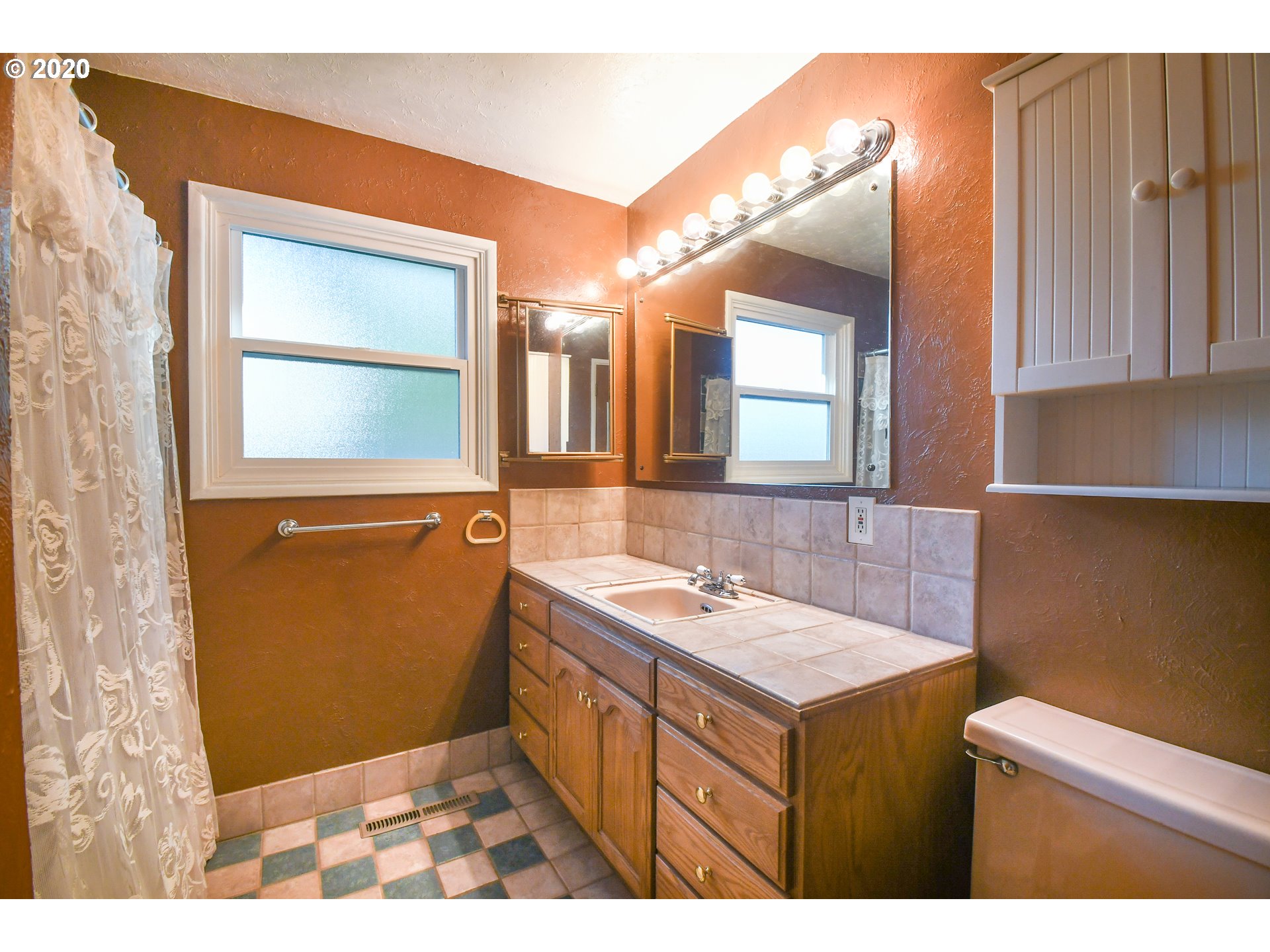 469 Baxter Street Eugene, OR 97402 - Photo 17 of 32 Gallery Image 17