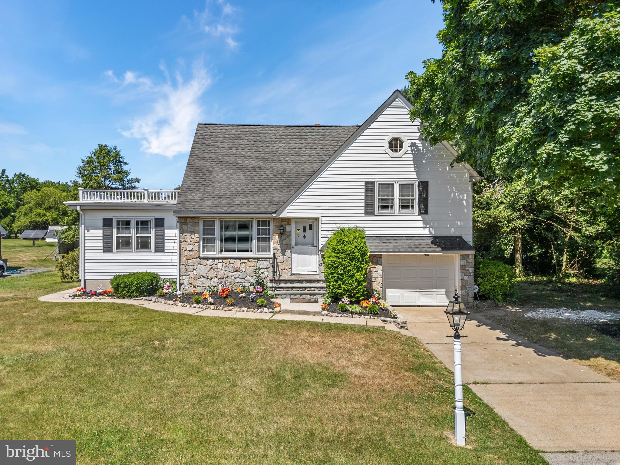 135 Marlton Road Pilesgrove, NJ 08098 - Photo 2 of 25
