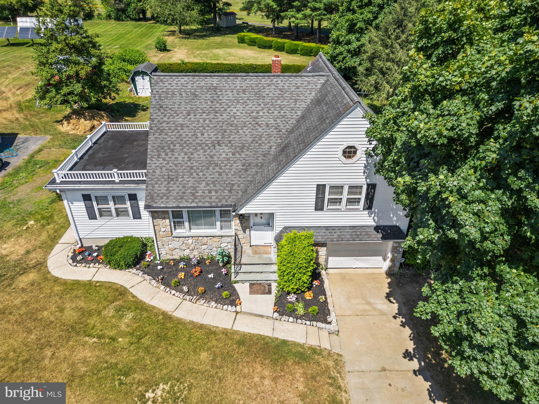 135 Marlton Road Pilesgrove, NJ 08098 - Photo 3 of 25