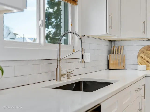 $850,000 | 5340 Woodland Avenue, Western Springs, IL 60558