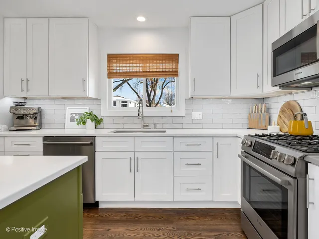 $850,000 | 5340 Woodland Avenue, Western Springs, IL 60558