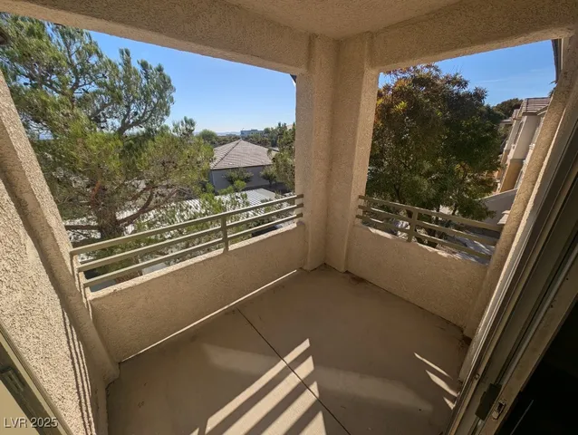 $1,350 | 1709 King James Street, Unit 201, Las Vegas, NV 89144