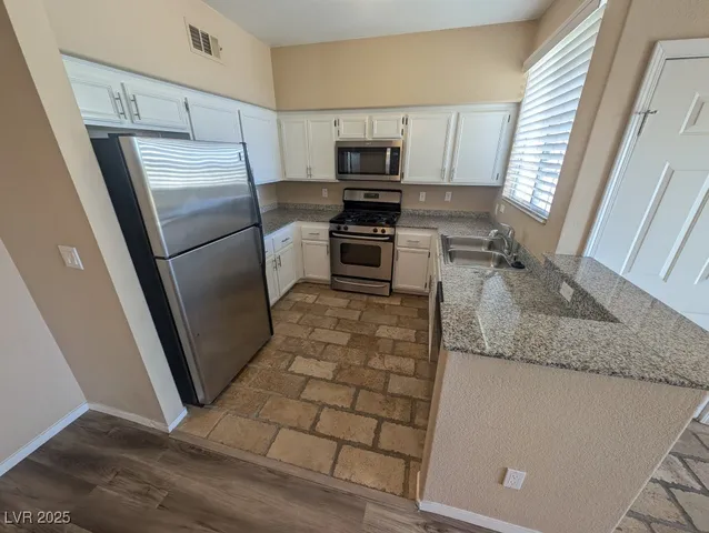 $1,350 | 1709 King James Street, Unit 201, Las Vegas, NV 89144