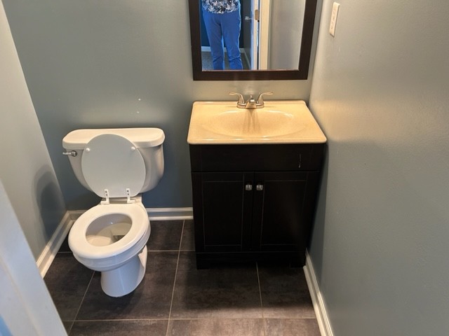 1017 Shadow Ridge Avenue Oak Grove, KY 42262 - Photo 10 of 15 a bathroom with a toilet and a sink