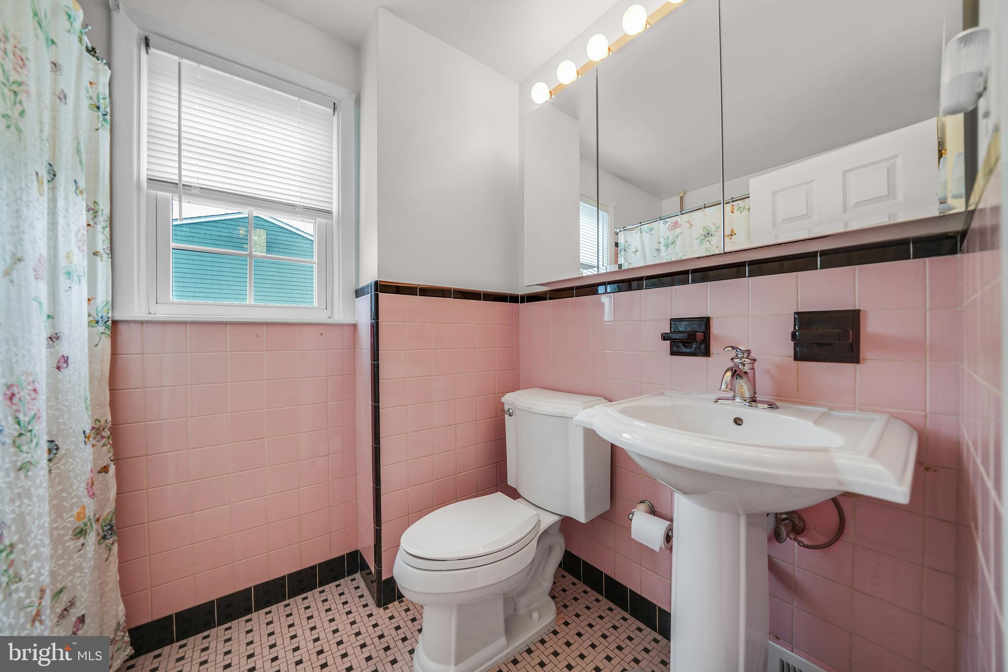 124 Beechwood Road Brookhaven, PA 19015 - Photo 13 of 18 Gallery Image 13