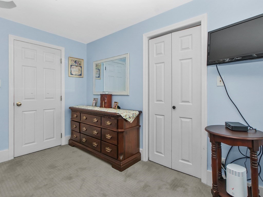 29 Ash Street Waltham, MA 02453 - Photo 22 of 37