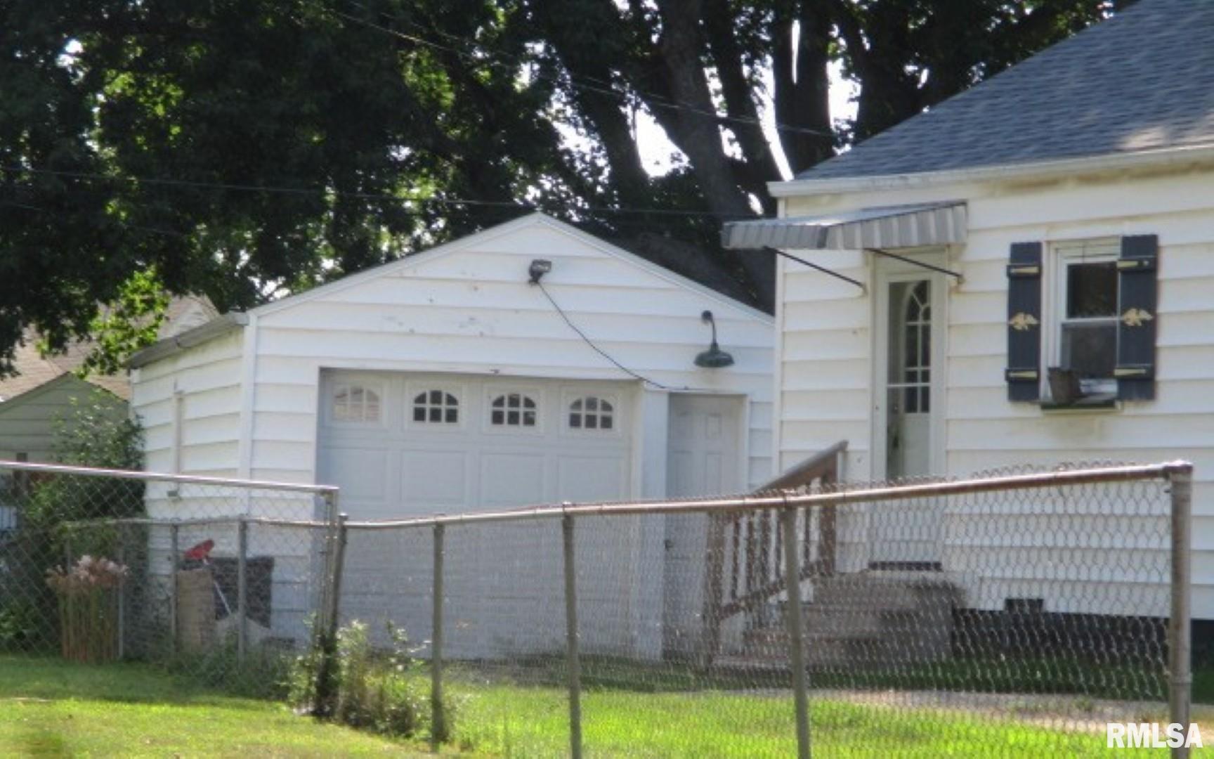 246 Haffner Boulevard Canton, IL 61520 - Photo 2 of 12