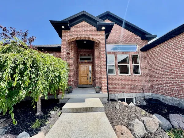 $819,000 | 170 Lakeview, Stansbury Park, UT 84074