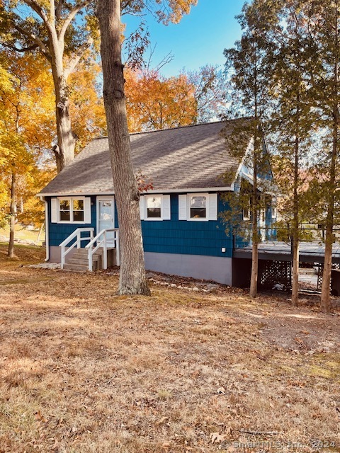15 Oakwood Road East Lyme, CT 06357 - Photo 1 of 1