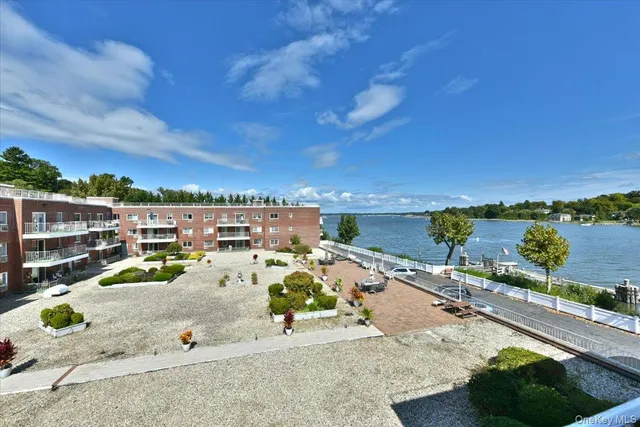 a view of lake with houses