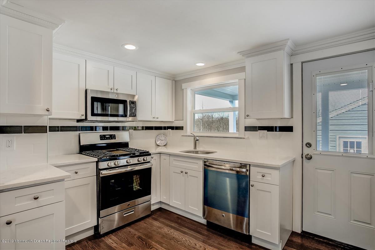 1433 Edgemere Road Wall, NJ 07719 - Photo 10 of 25 10-Kitchen(1)