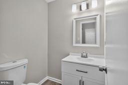 2006 Headlands Circle Reston, VA 20191 - Photo 11 of 15