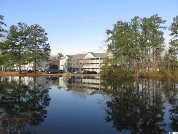 $137,500 | 922 Fairwood Lakes Drive, Unit 22D, Myrtle Beach, SC 29588