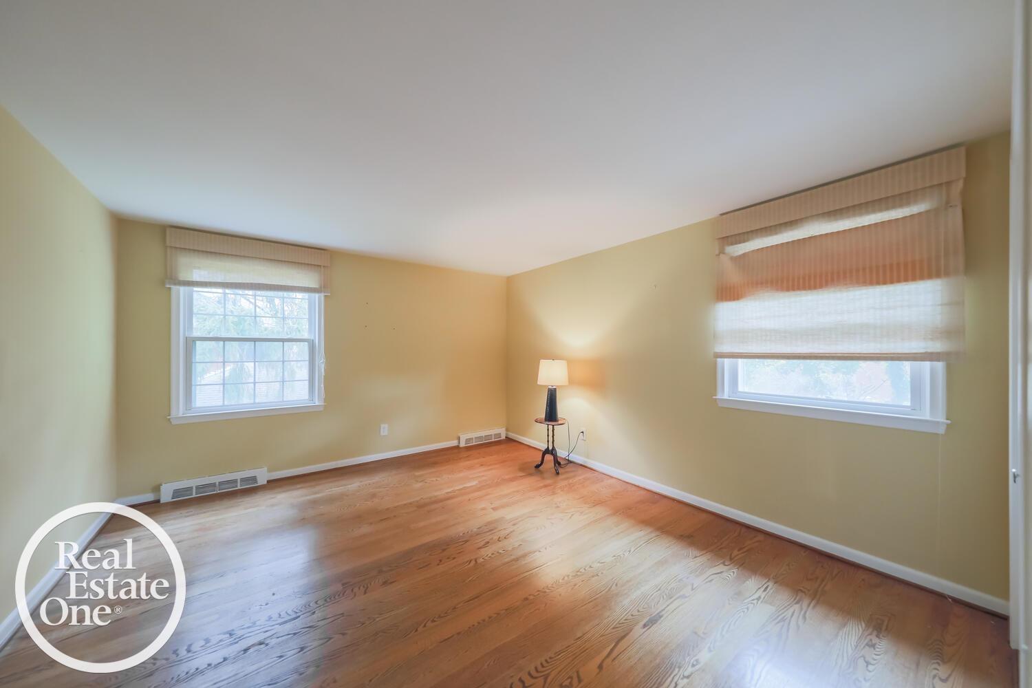 516 Thorntree Road Grosse Pointe, MI 48236 - Photo 23 of 28 Second Bedroom