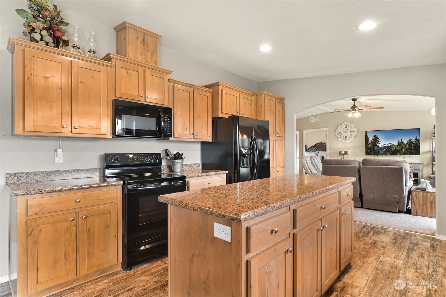 156 West Green Valley Road Oak Harbor, WA 98277 - Photo 12 of 35 Gallery Image 12