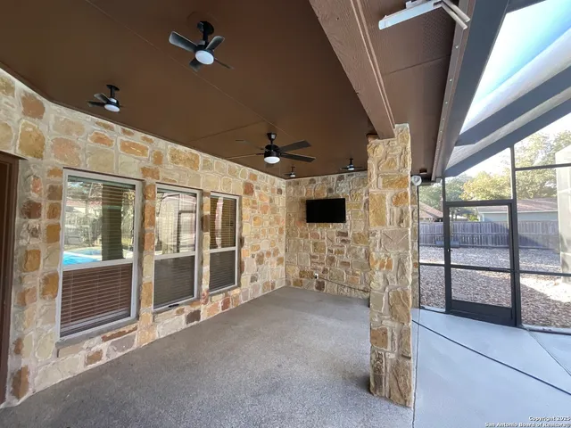 $589,000 | 117 Rosewood Drive, La Vernia, TX 78121