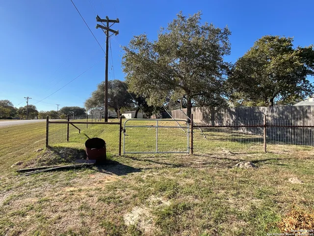 $589,000 | 117 Rosewood Drive, La Vernia, TX 78121