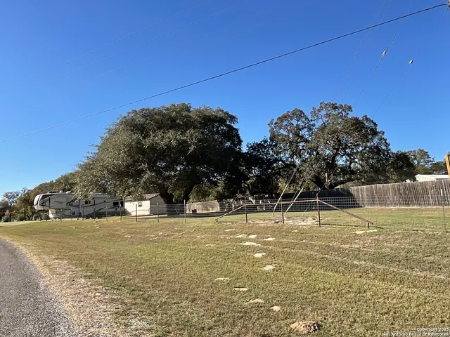 $589,000 | 117 Rosewood Drive, La Vernia, TX 78121