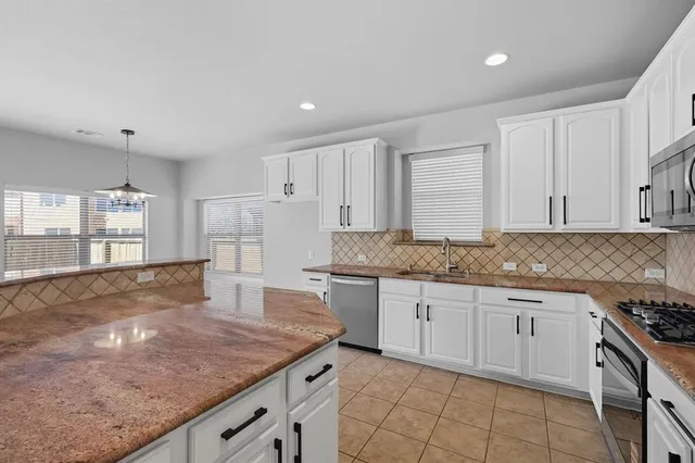 $3,300 | 850 Branch Crossing, Lantana, TX 76226