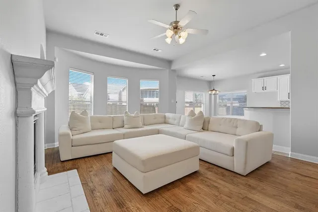 $3,300 | 850 Branch Crossing, Lantana, TX 76226