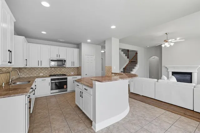 $3,300 | 850 Branch Crossing, Lantana, TX 76226