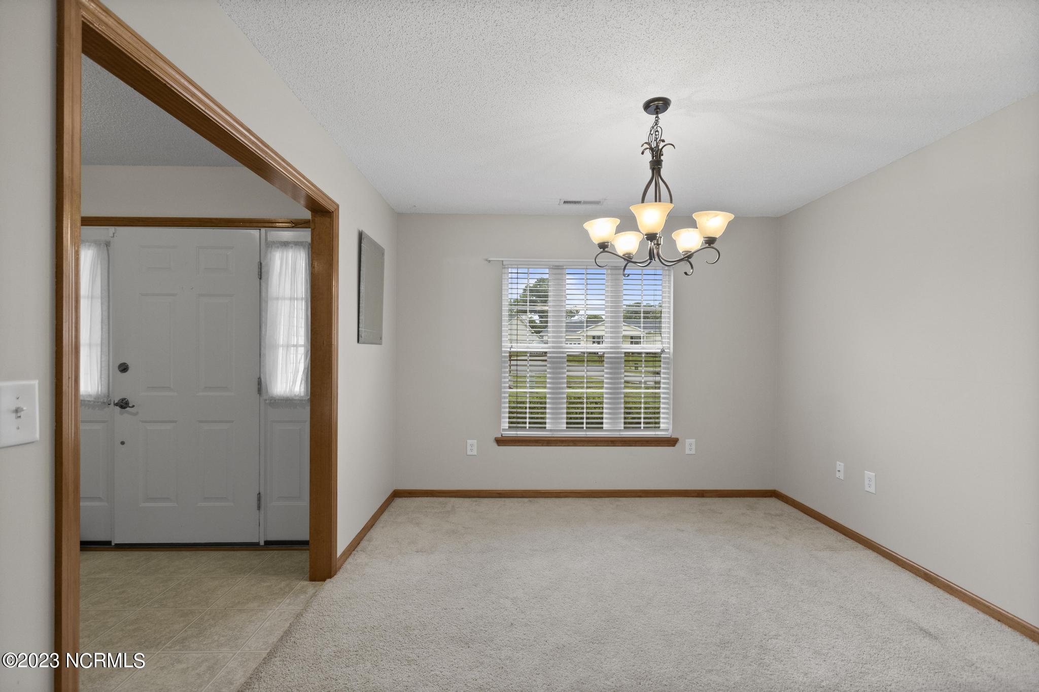 103 Appleton Lane Richlands, NC 28574 - Photo 4 of 28 IMG_5679