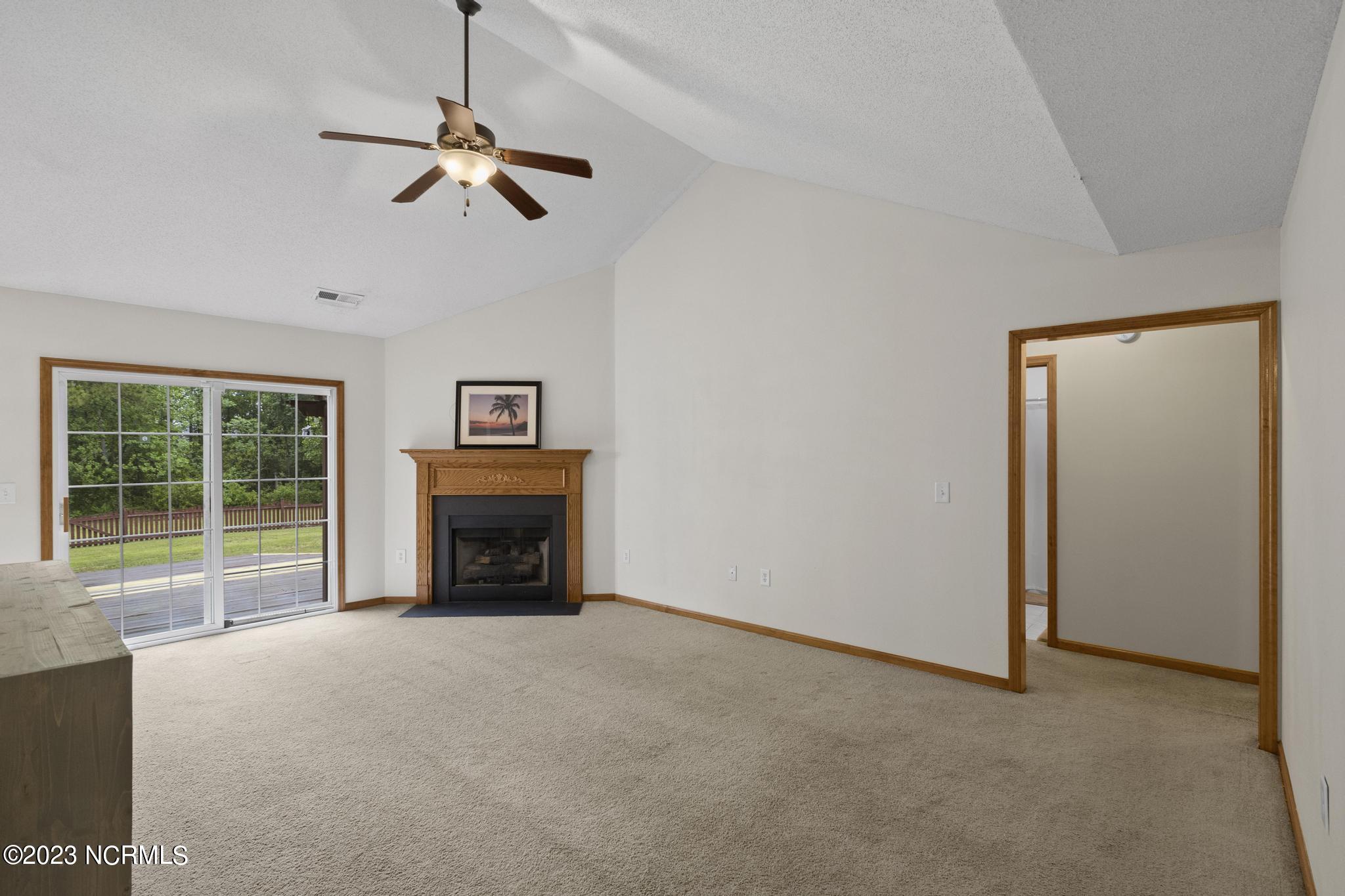 103 Appleton Lane Richlands, NC 28574 - Photo 9 of 28 IMG_5694