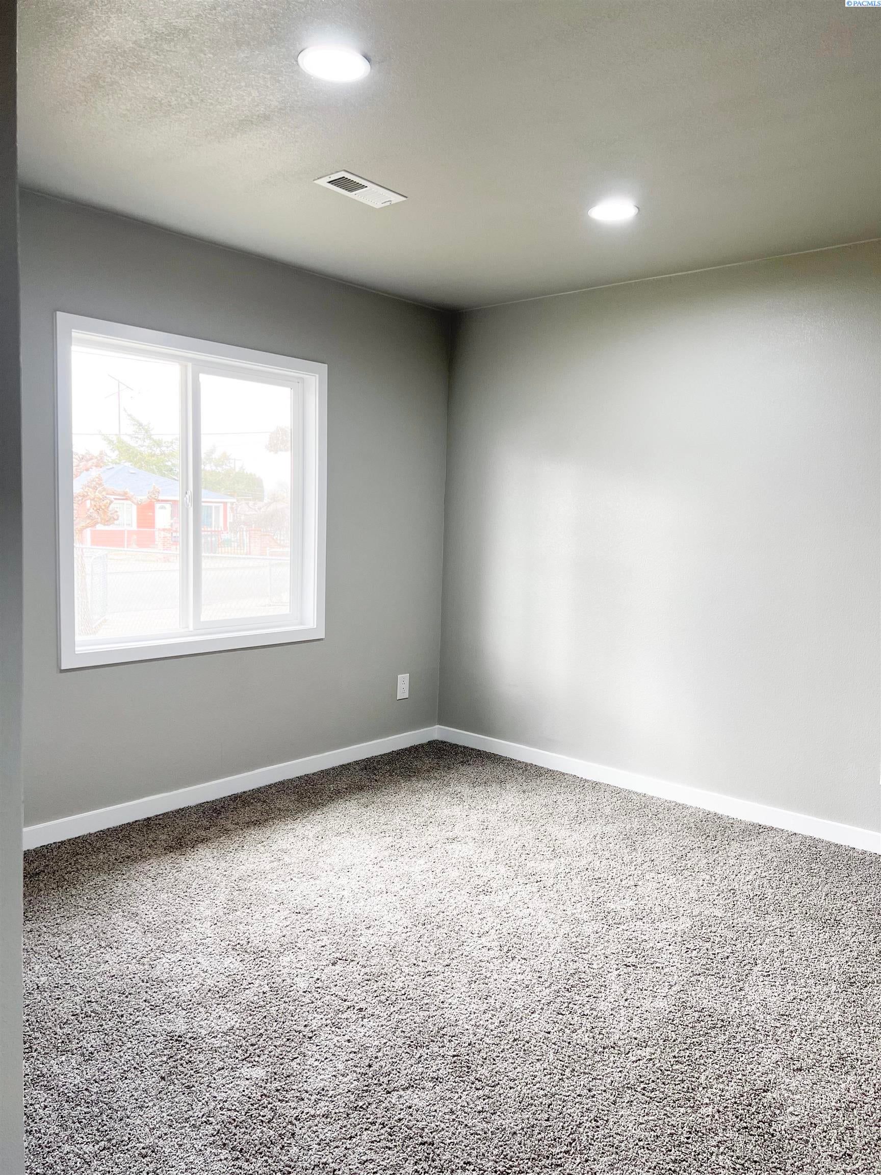 712 Cemetery Road Sunnyside, WA 98944 - Photo 14 of 22 Gallery Image 14
