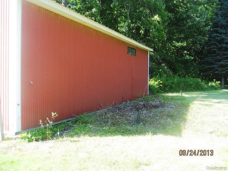 1781 Withey Road Columbus, MI 48063 - Photo 26 of 29 barn right side.JPG