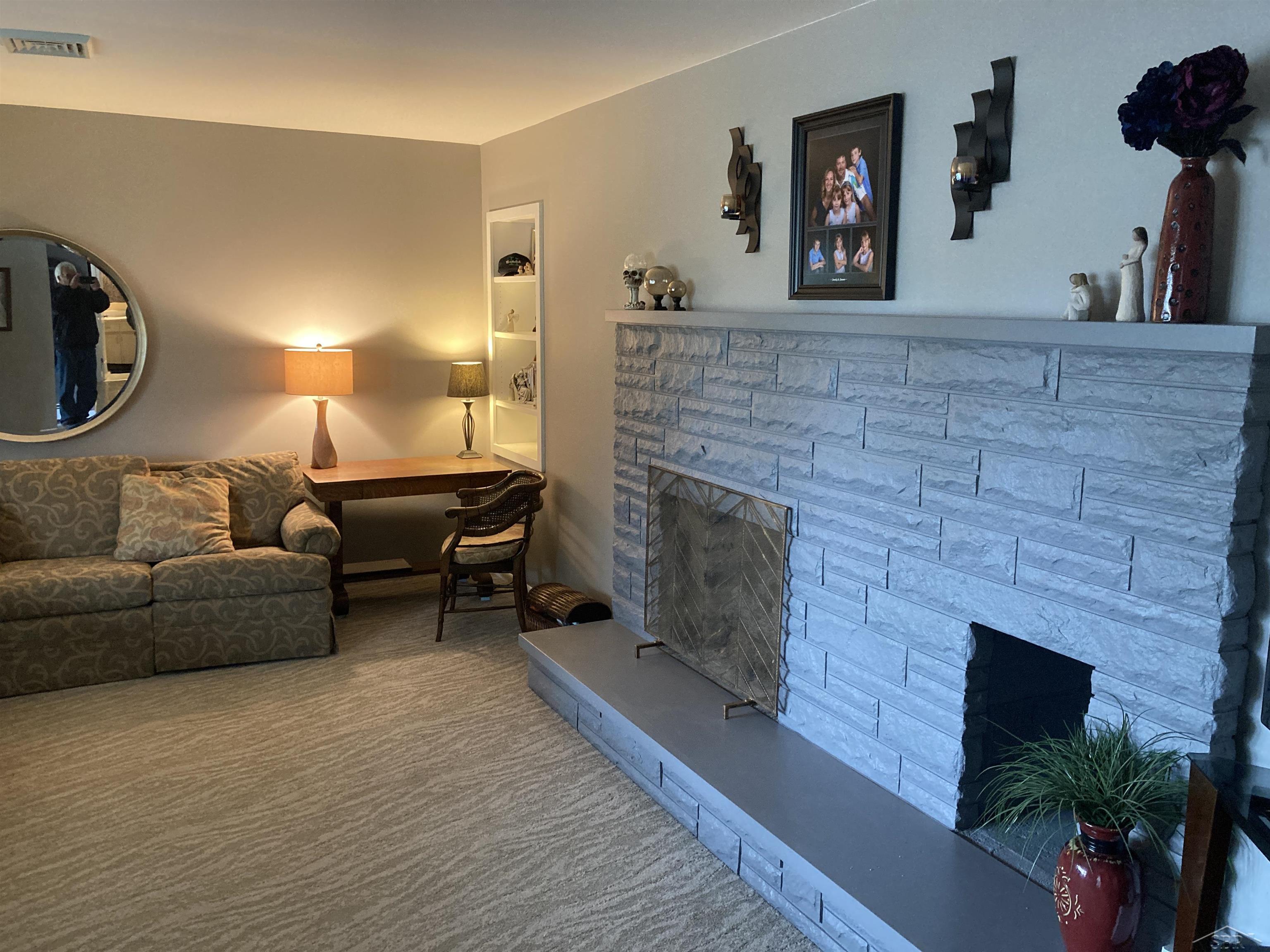 1641 Midland Road Saginaw, MI 48638 - Photo 6 of 30 50093747-5.JPG