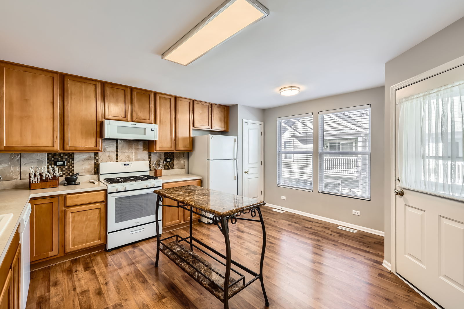 2466 Anna Way Elgin, IL 60124 - Photo 7 of 28