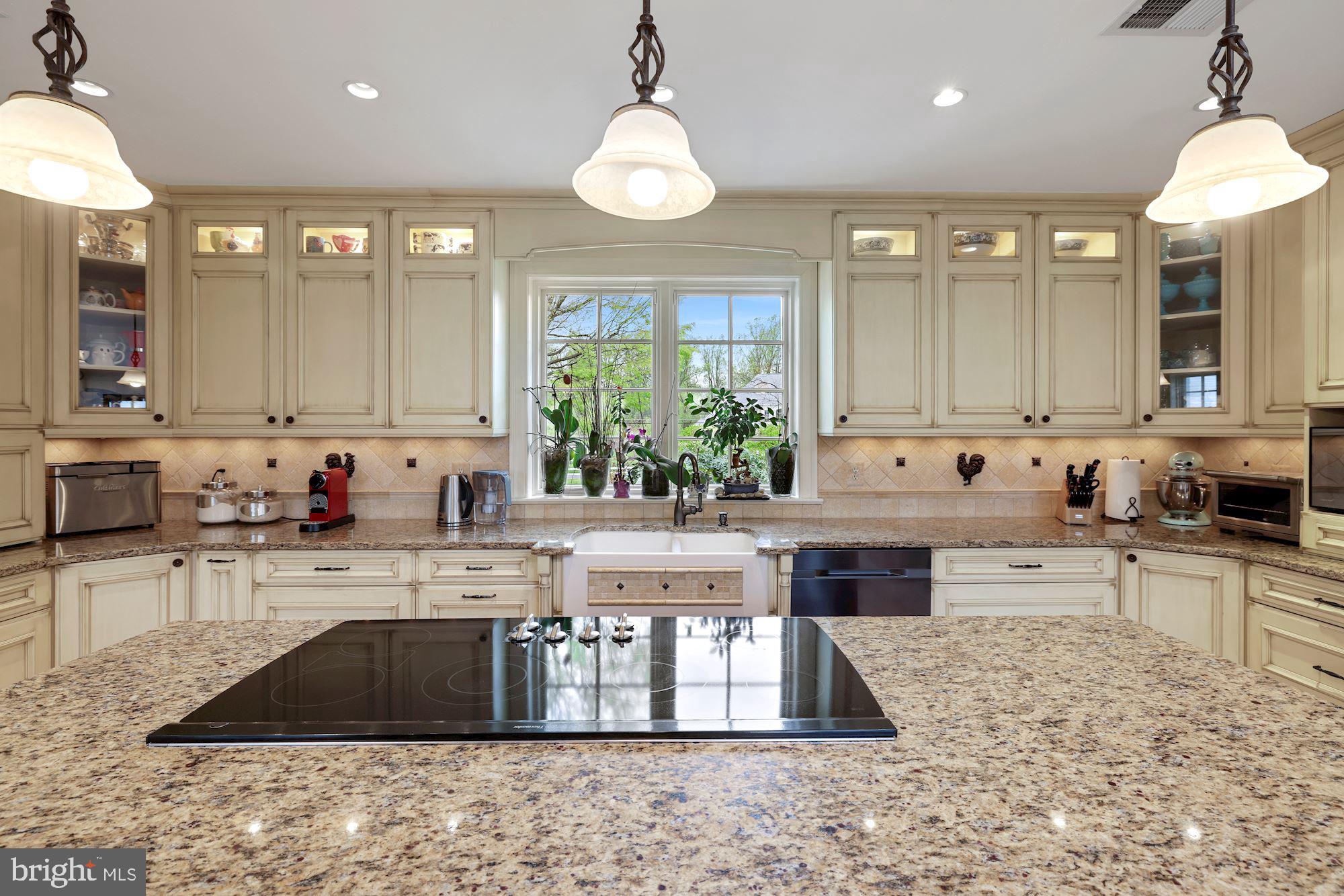 10707 Lockland Road Potomac, MD 20854 - Photo 16 of 77