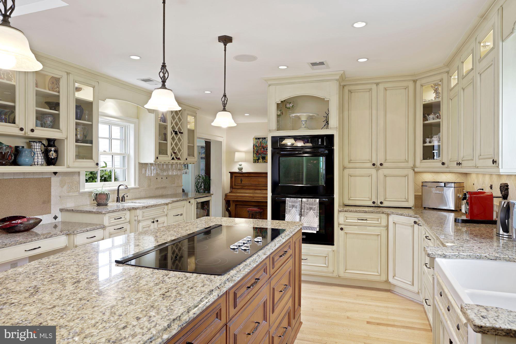 10707 Lockland Road Potomac, MD 20854 - Photo 18 of 77