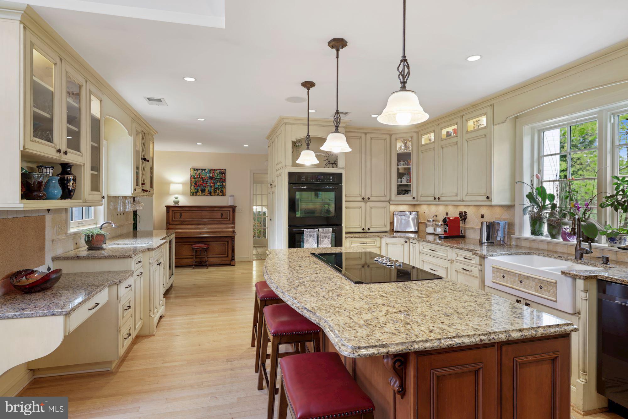 10707 Lockland Road Potomac, MD 20854 - Photo 19 of 77