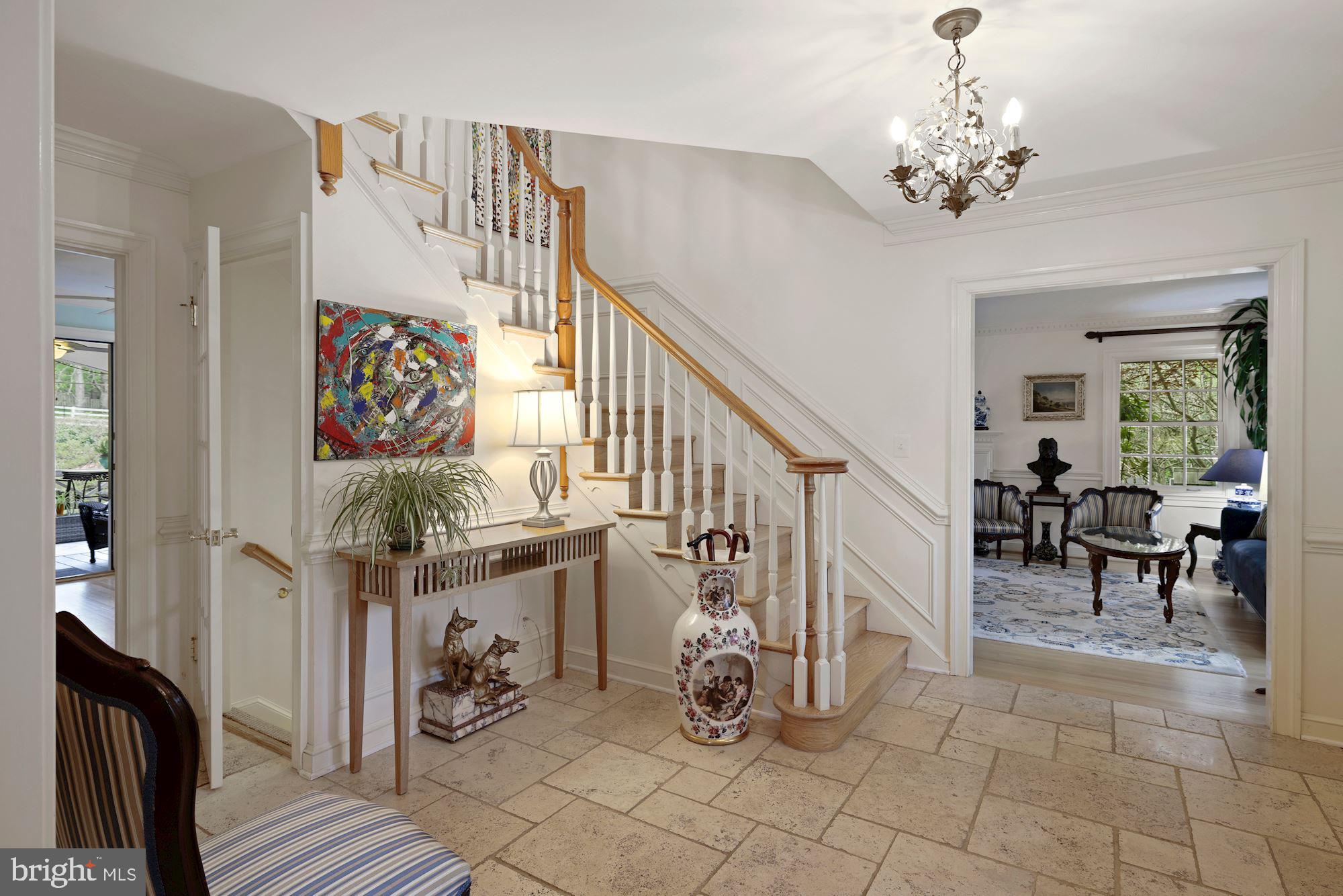 10707 Lockland Road Potomac, MD 20854 - Photo 8 of 77