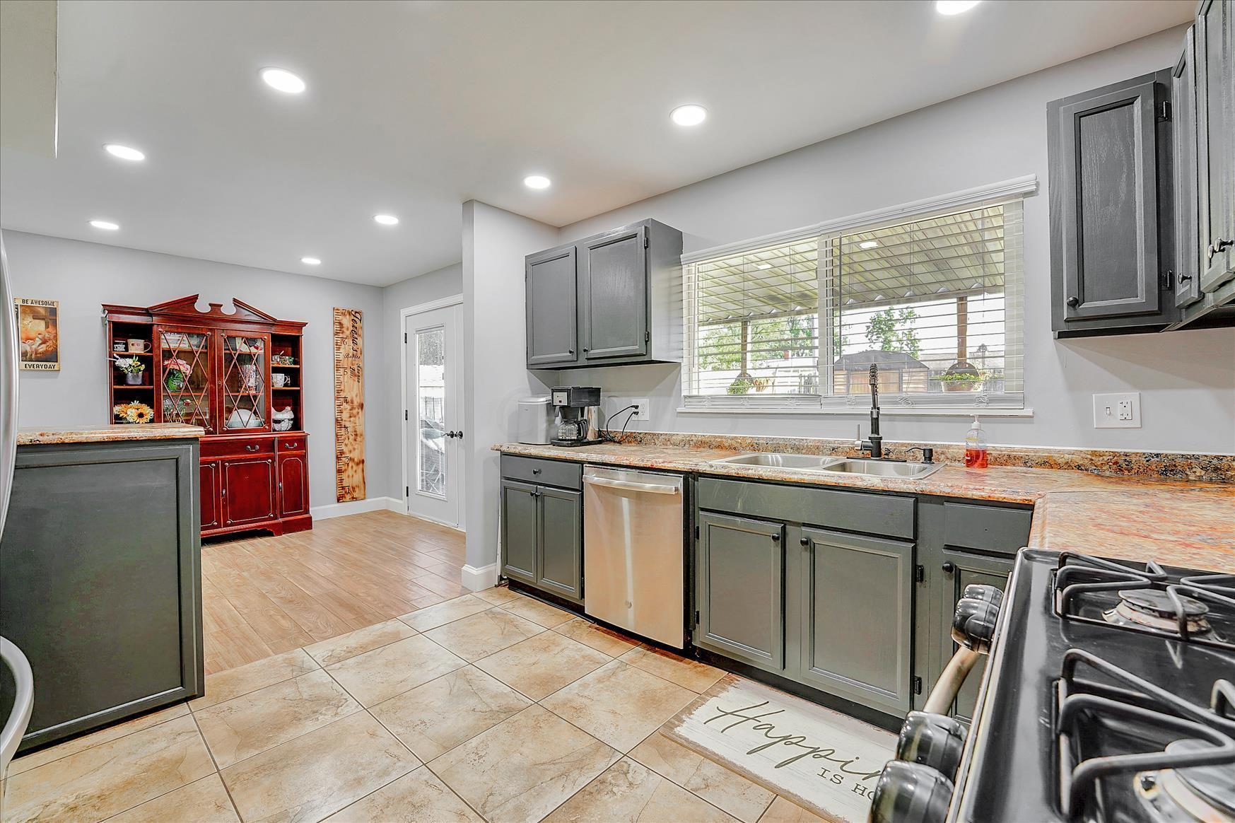 859 Grenada Road Columbus, OH 43207 - Photo 8 of 47 Gallery Image 8