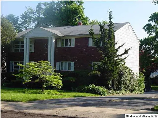 $3,200 | 252 Spring Street, Unit A, Red Bank, NJ 07701