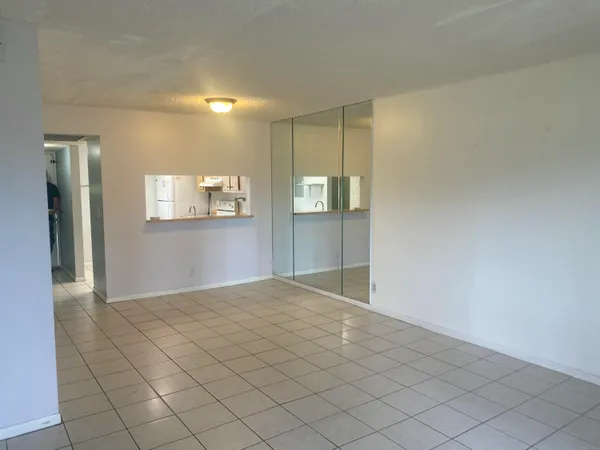 $1,900 | 7149 Golf Colony Court, Unit 204, Lake Worth, FL 33467