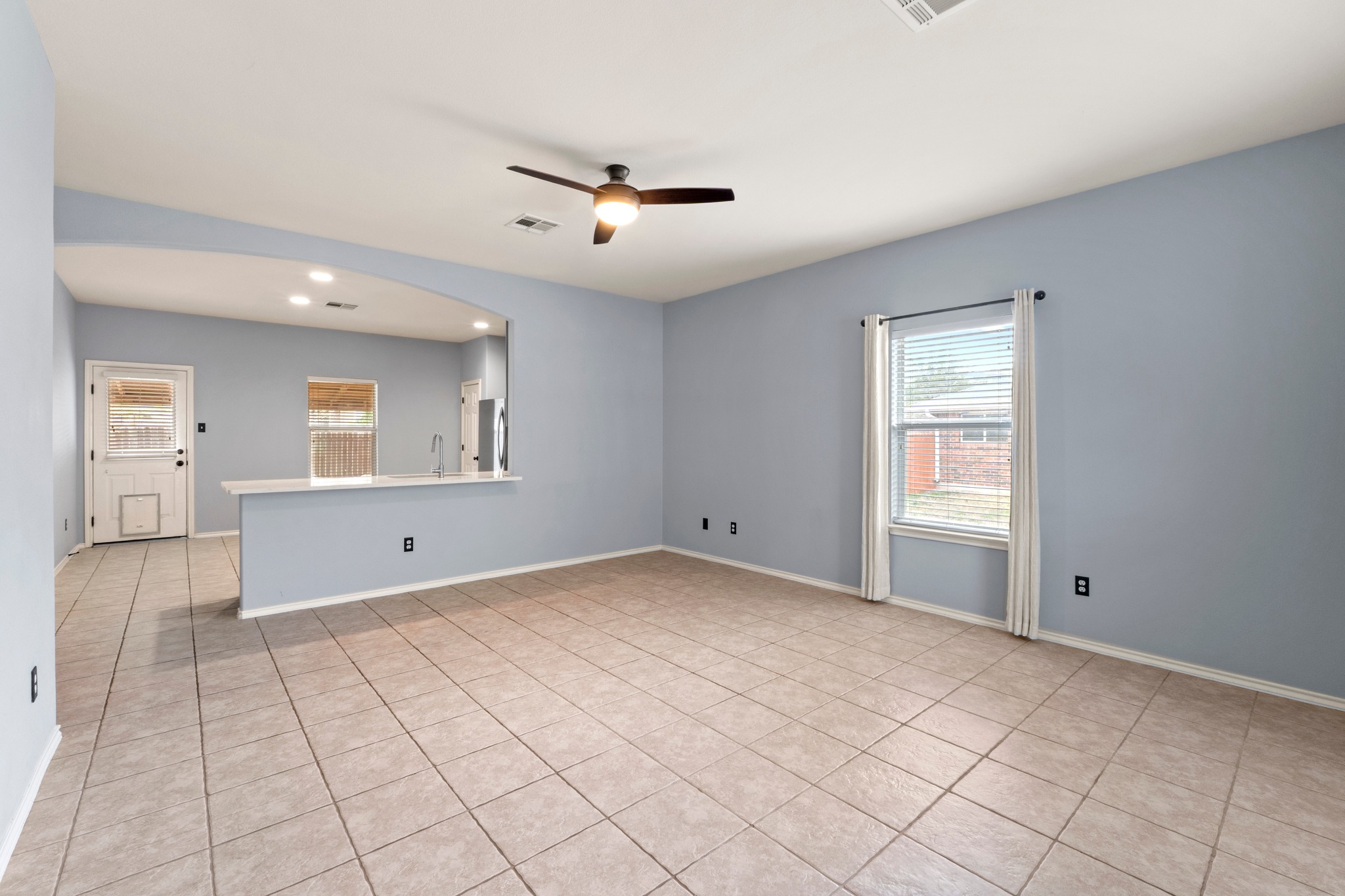 11820 Dunfries Lane Austin, TX 78754 - Photo 4 of 35 a view of an empty room and window